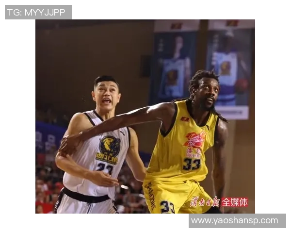 28分大胜全华班!奢华之师轻取4连胜,李缘9投1中仅4分,咋扛大旗 28分大胜全华班!奢华之师轻取4连胜,李缘9投1中仅4分,咋扛大旗